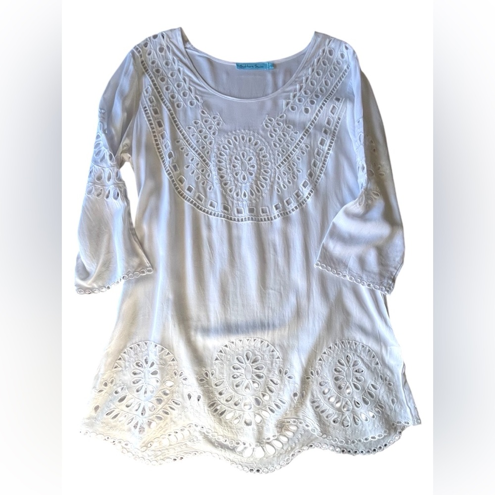 EUC Women’s Solitare Swim White Cover Up in Size Large.